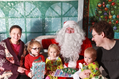 Family enjoying CASPA's autism friendly grotto